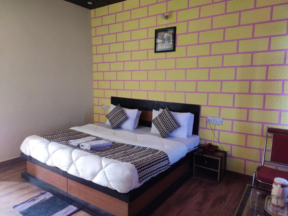 Hotel Deepraj, Kausani Exterior foto