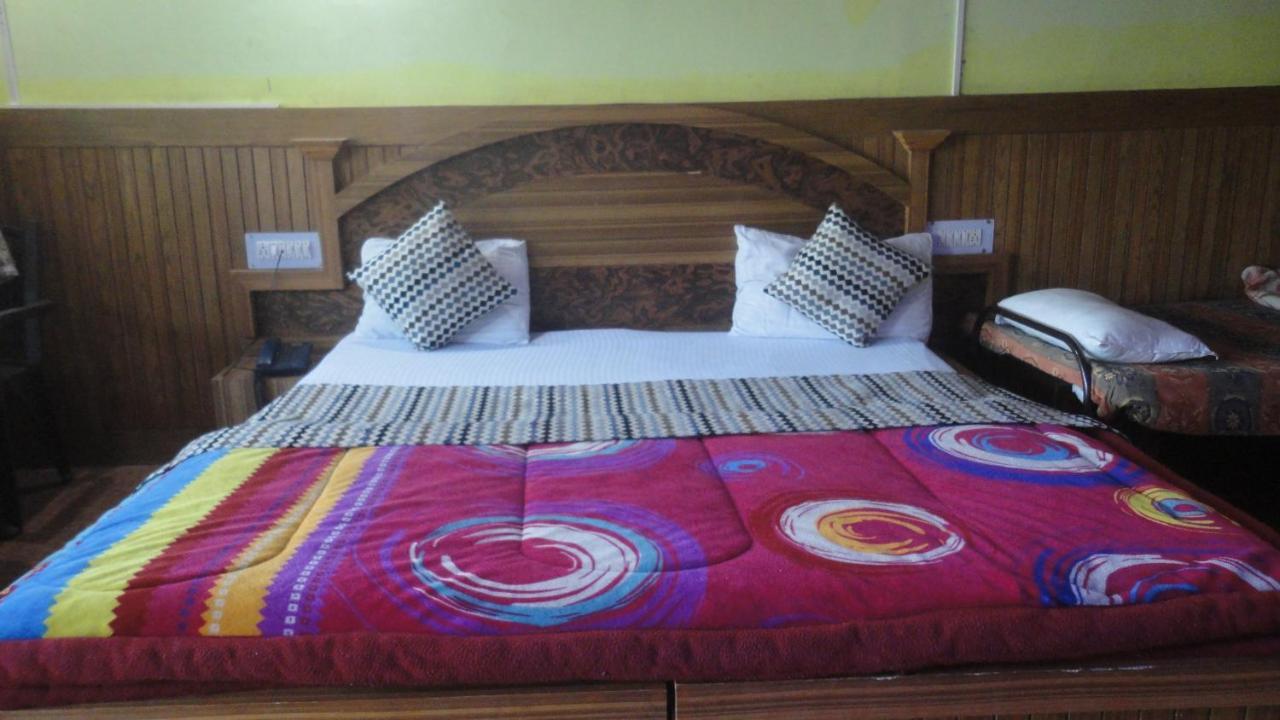 Hotel Deepraj, Kausani Exterior foto